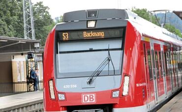 Sbahn s bahn s-bahn S3 Winnenden Bahnhof symbol symbolbild symbolfoto