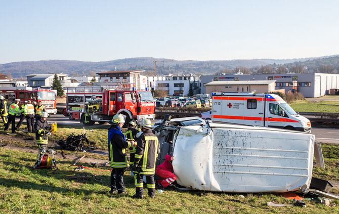 Frontal gegen Baum_0