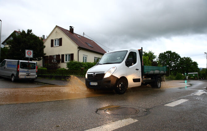 Starkregen sorgt für Überflutungen in Weiler zum Stein - Bild 07_7