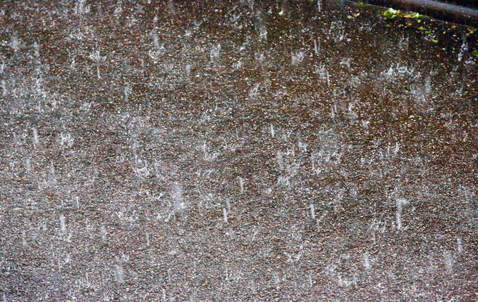 Starkregen sorgt für Überflutungen in Weiler zum Stein - Bild 03_10