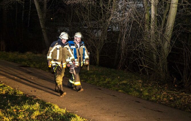 Personen lebensgefährlich unterkühlt an einem Bach gefunden_3
