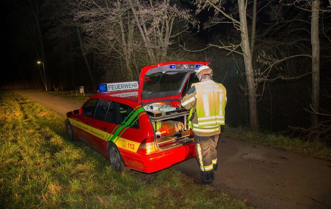 Personen lebensgefährlich unterkühlt an einem Bach gefunden_4