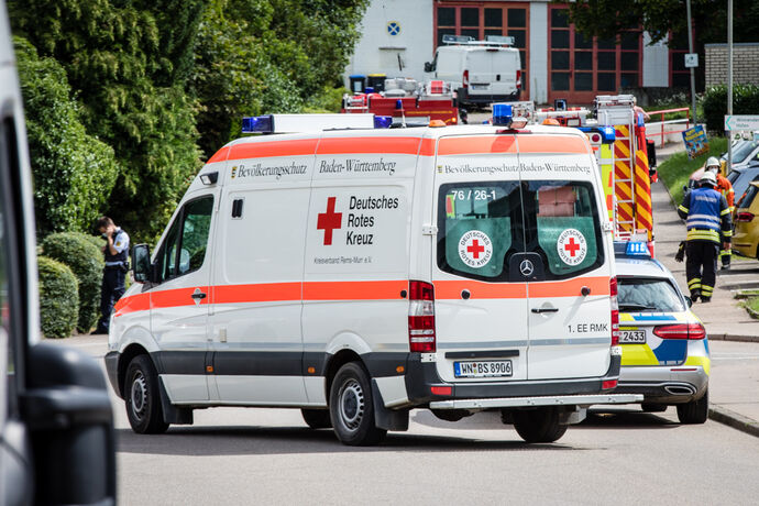 Brand im Dachstuhl eines Wohnhauses, Schnarrenbergstr., Winnenden-Birkmannsweiler, 08.08.2021.