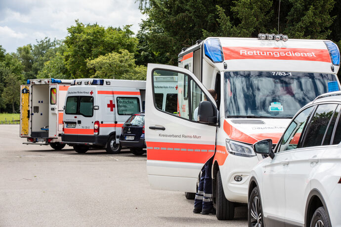 Brand im Dachstuhl eines Wohnhauses, Schnarrenbergstr., Winnenden-Birkmannsweiler, 08.08.2021.