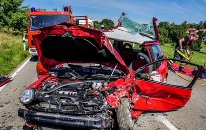 Frontalzusammenstoss auf der L 1147 - mehrere Verletzte - Bild 09_8
