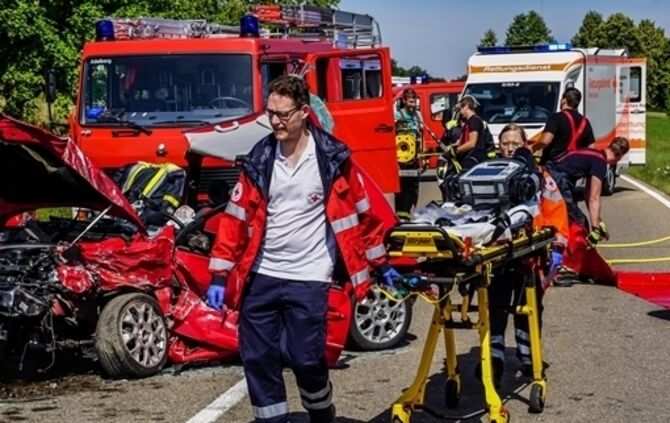Frontalzusammenstoss auf der L 1147 - mehrere Verletzte - Bild 10_9