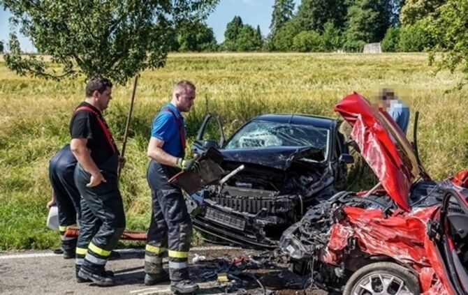 Frontalzusammenstoss auf der L 1147 - mehrere Verletzte - Bild 11_10
