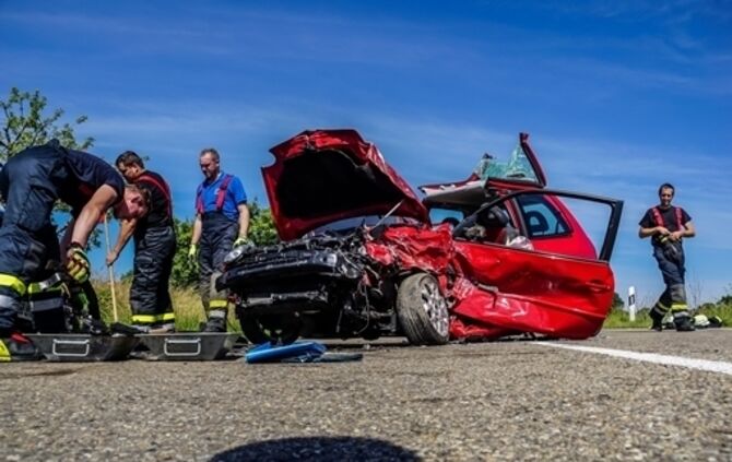 Frontalzusammenstoss auf der L 1147 - mehrere Verletzte - Bild 13_12