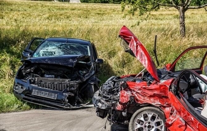 Frontalzusammenstoss auf der L 1147 - mehrere Verletzte - Bild 16_15
