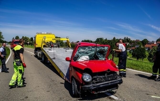 Frontalzusammenstoss auf der L 1147 - mehrere Verletzte - Bild 17_16