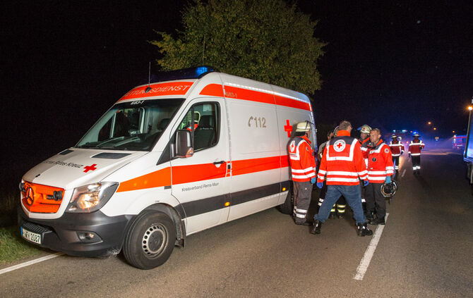 Zwei Tote bei schwerem Unfall - Bild 10_8