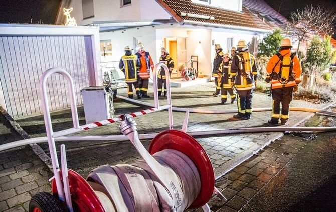 Waeschetrockner brennt im Keller eines Einfamilienhauses - Bild 02_0