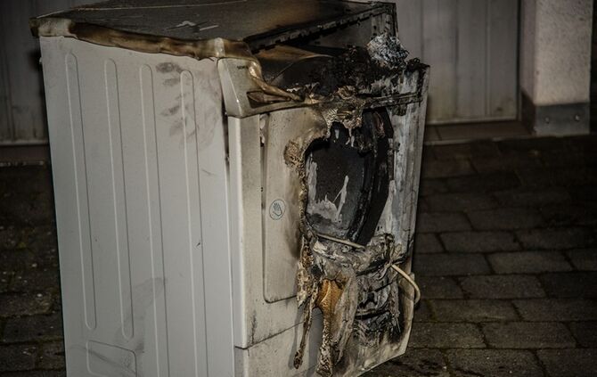 Waeschetrockner brennt im Keller eines Einfamilienhauses - Bild 04_3