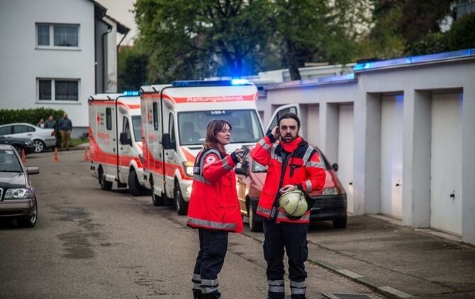 Küchenbrand fordert mehrere Verletzte - Bild 07_6