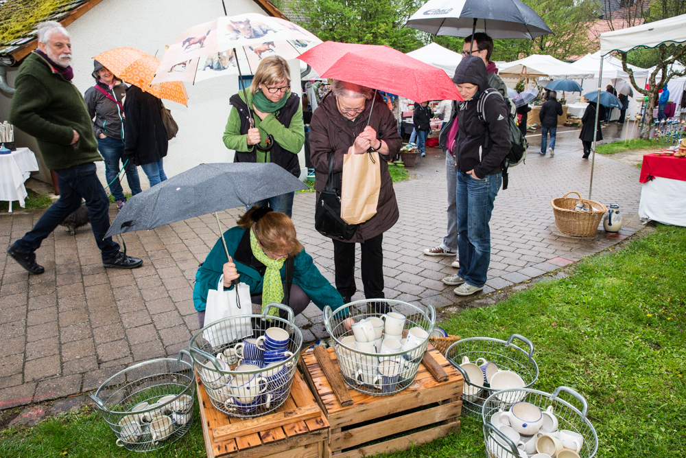 Töpfermarkt lockt bei Sonne und Regen - Nachrichten aus Urbach