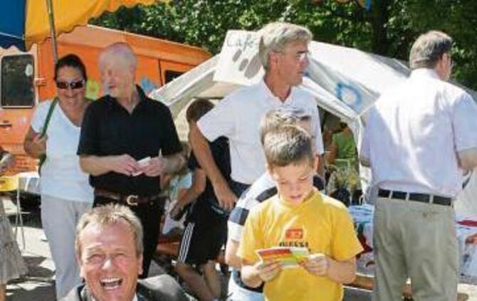 waiblingen Kinderstadt remsolino bei der Rundsporthalle. Da kommen diverse Bürger- und Oberbürgermeister, um sich bei den Kids e