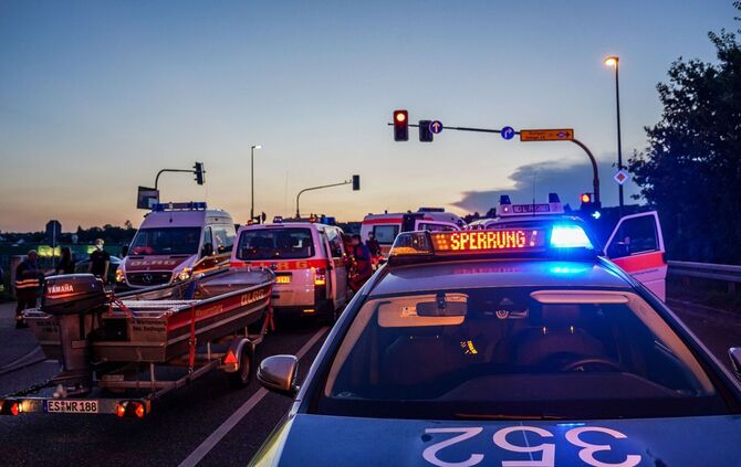 Großeinsatz im Kreis Esslingen: Rettungskräfte suchen nach Mann im Neckar
