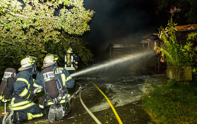 Feldscheuer niedergebrannt - Bild 12_22