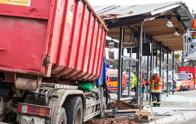 Schwerer Lkw-Unfall_0