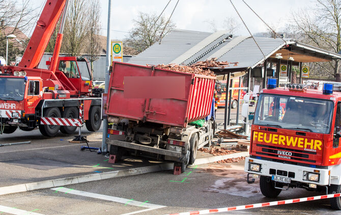 Schwerer Lkw-Unfall_18