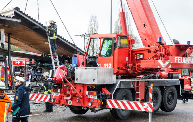 Schwerer Lkw-Unfall_23