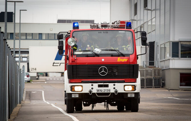 Große Feuerwehrübung bei Stihl Neustadt - Bild 01_1