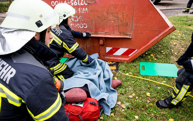 Große Feuerwehrübung bei Stihl Neustadt - Bild 50_40