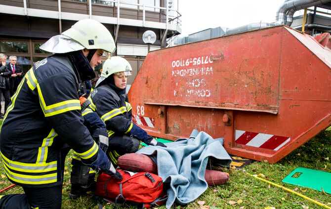 Große Feuerwehrübung bei Stihl Neustadt - Bild 51_41