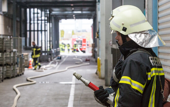 Große Feuerwehrübung bei Stihl Neustadt - Bild 54_43