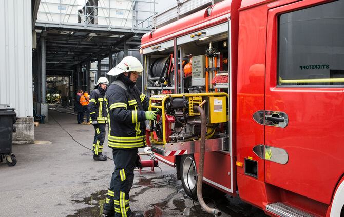 Große Feuerwehrübung bei Stihl Neustadt - Bild 61_48