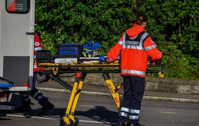 Essen auf dem Herd loest Feuerwehreinsatz aus - Bild 01_1