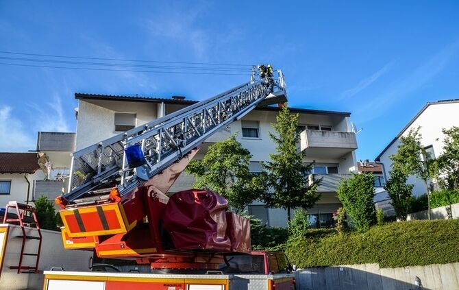 Essen auf dem Herd loest Feuerwehreinsatz aus - Bild 05_4