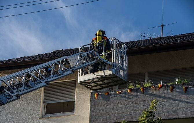 Essen auf dem Herd loest Feuerwehreinsatz aus - Bild 08_7