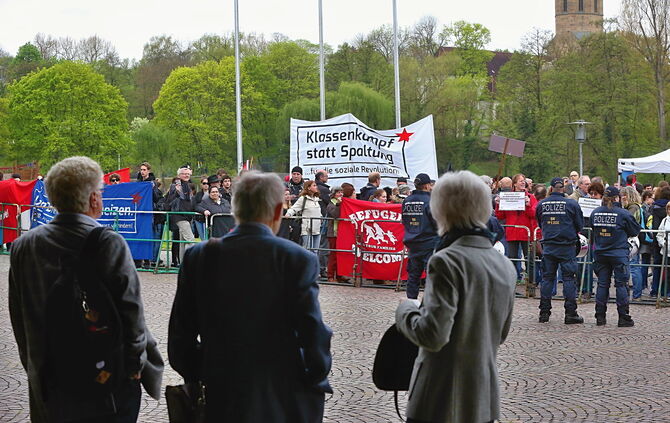 Treffen in Stuttgart: AfD-Jugend, Identitäre und das freundliche Gesicht  des NS - Nachrichten aus Stuttgart - Zeitungsverlag Waiblingen