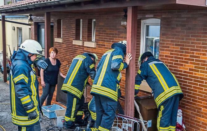 Leutenbach: Vollgelaufene Keller beschaeftigen die Feuerwehr