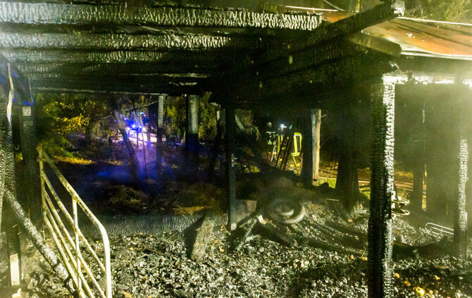 Pferdestall abgebrannt - Bild 15_14