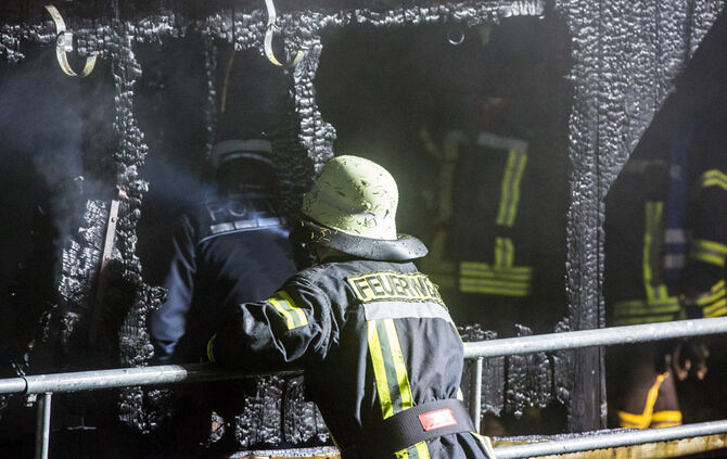 Pferdestall abgebrannt - Bild 06_7