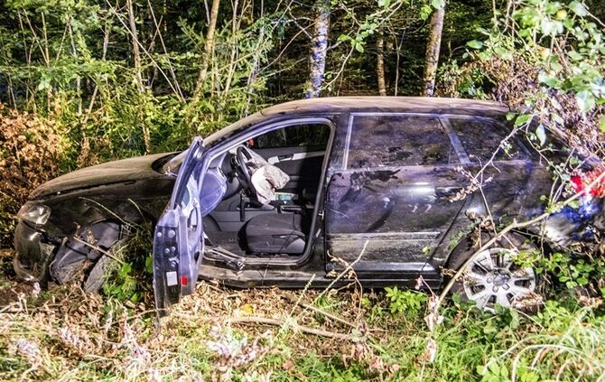 Frontalcrash zweier Pkw  - Bild 01_0