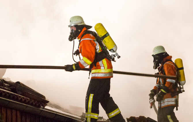 Garagenbrand weitete sich aus - Bild 16_0
