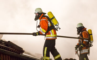Garagenbrand weitete sich aus - Bild 16_0