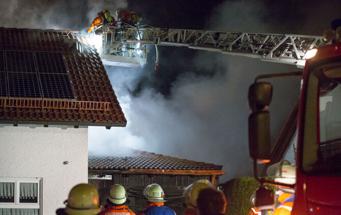 Garagenbrand weitete sich aus - Bild 02_2