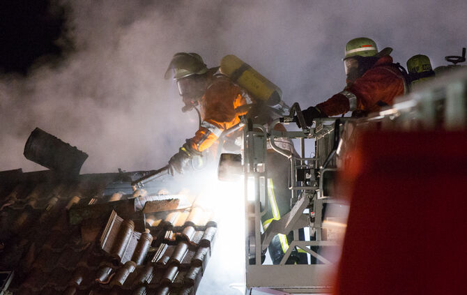 Garagenbrand weitete sich aus - Bild 04_4