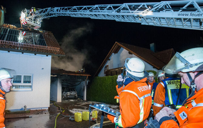 Garagenbrand weitete sich aus - Bild 11_11