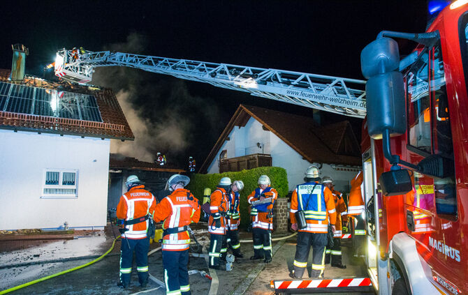Garagenbrand weitete sich aus - Bild 12_12