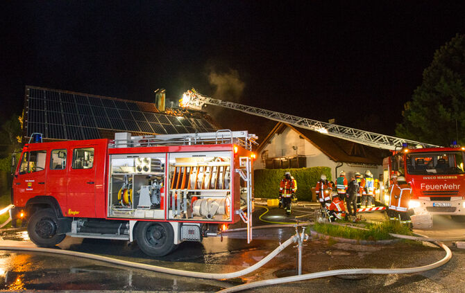 Garagenbrand weitete sich aus - Bild 13_13