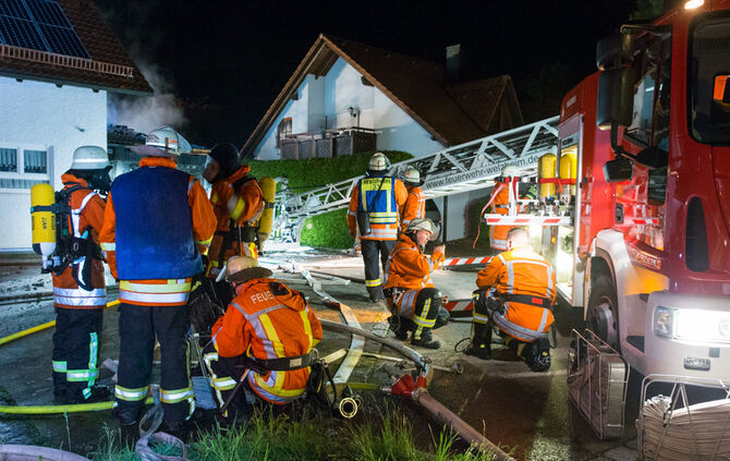 Garagenbrand weitete sich aus - Bild 14_14