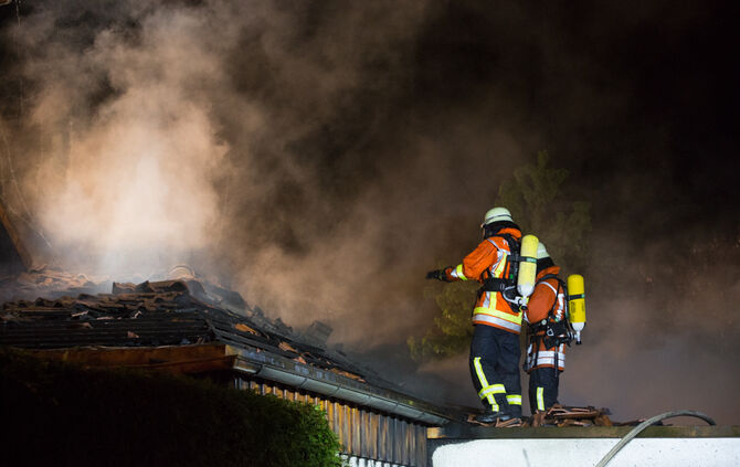 Garagenbrand weitete sich aus - Bild 15_15
