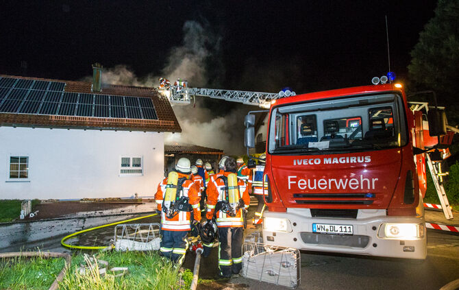 Garagenbrand weitete sich aus - Bild 19_18
