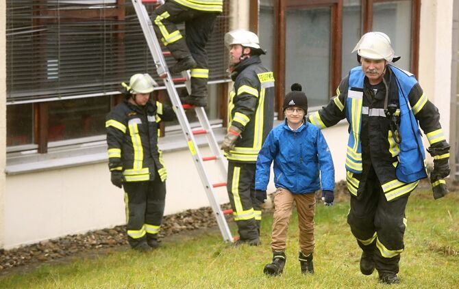 Hurra, hurra: Die Schule brennt (nicht) - Bild 02_1