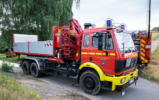 Traktor kippt auf Landwirt_7